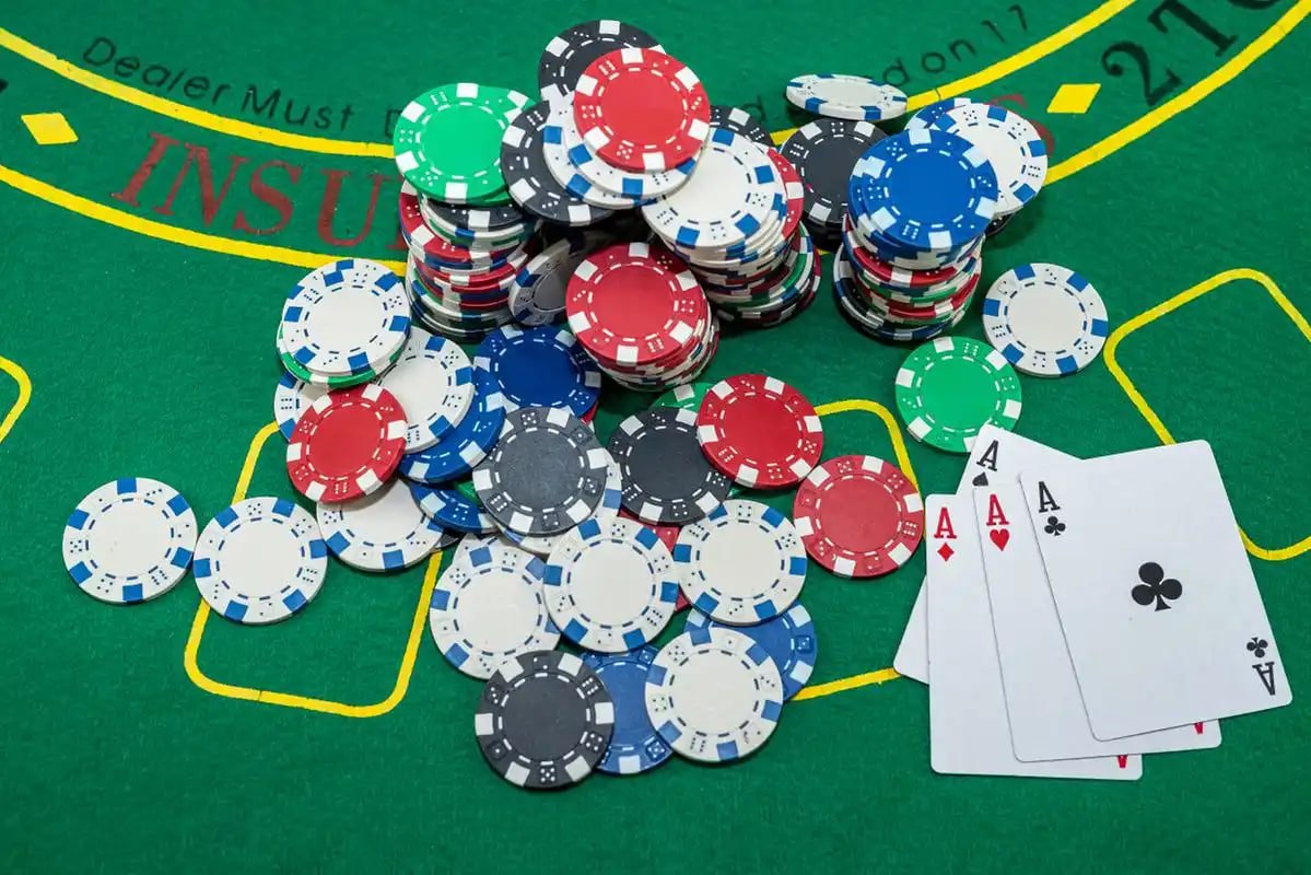 p222win online gaming platform hero banner showing sports and casino games